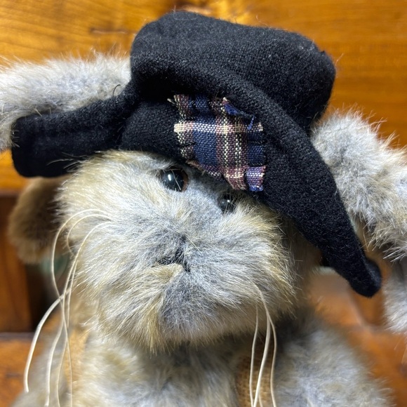 Adorable vintage Bearington Rags and Bags bunny rabbit with smaller toy bunny - Picture 9 of 11